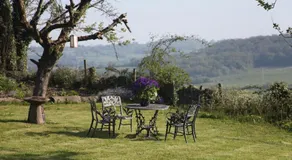 Coombe Lodge Farm House - Image 5