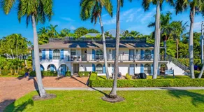 Le Monaco - 1 BR Romantic Condo! Getaway Steps from 5th Ave S Stylish Coastal Retreat with King Bed Beach Access and Prime Location, Near Dining Shopping and Sunset Views! - Image 3