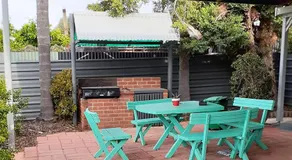 Country Roads Motor Inn - Image 3