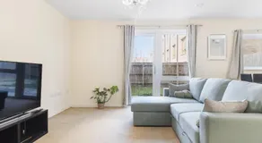 Memorable and spacious 2 bed apartment - Image 2