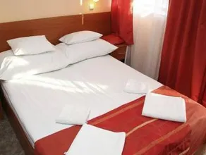 Lugas Hotel - Image 2