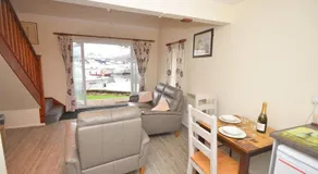 Cavell - sleeps 2 people right in the heart of Wroxham on the Norfolk Broads - Image 3