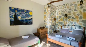 Costa’s Steak House apartment - Image 2