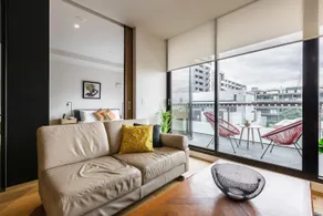 Light-filled 2BR Apartment - Image 2