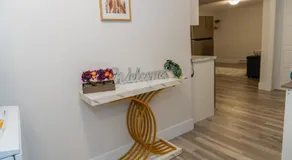 Luxury One Bedroom Private Apartment just 7 minutes from the Airport - Image 3