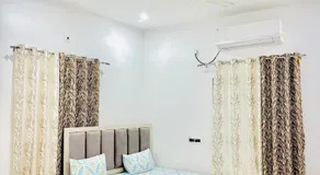 Mahindra hotel & reasturent - Image 5