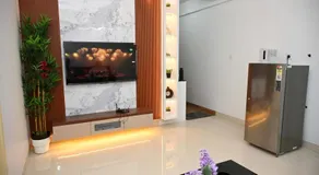 Ivory Serene By LuxeHomes Luxury 1BHK AC Near Airport Balcony Parking - Image 2