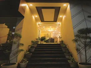 TAJ AVENUE - Image 3