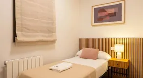 Stylish & Cozy 3-Bedroom Central Apartment with Private Balcony - Image 2