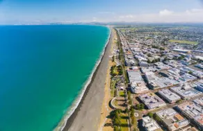 The Pool House Bed & Breakfast - Napier with a Fully Equipped Kitchenette & BBQ - Image 2
