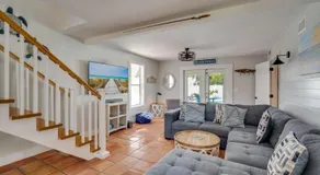 Large Heated Pool with Entertainment Room for the Family - Image 4