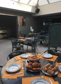 Hôtel De La Mare -restaurant pour les clients sur réservation - Image 2