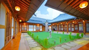 Pungnamheon Old House in Jeonju Hanok Village - Image 5
