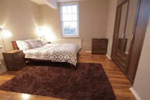 Henley Apartments - Image 2