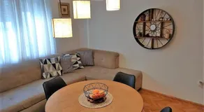 Apartment Tiger Lily - Image 3