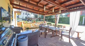 Beautiful Villa In Rome - Image 3