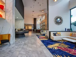 Sun Drenched Apartment in the Heart of Surfers - Image 3