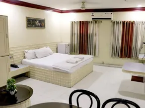 Hotel Center Point - Image 2