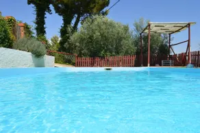 Tipica Casa Andaluza De Vacaciones Con Piscina Privada Rodeada De Olivares - Image 3