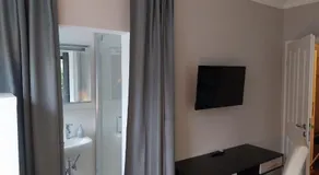 Bad Aibling City Apartment Zimmer - Image 2