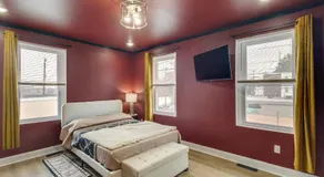 Colorful, Convenient Apt 7 Mi to Lincoln Financial - Image 2