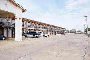 OYO Hotel Altus N Main St - Image 3