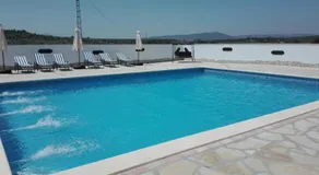 Apartamentos Turísticos La Teja - Image 3
