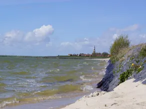 Holiday Home in Hindeloopen by Lake - Image 2