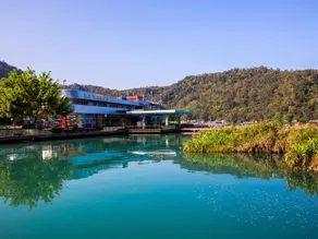 Ming Yue Hu Hotel - Image 4