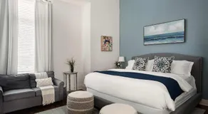 Chic 3BD, Rooftop, Game Room, 10 Min to Broadway, Garage, Ping Pong, Karaoke, Axe Throwing, Shuffleboard, 10 Mins to Broadway, 5 Mins to Five Points, Perfect for Bachelors or Bachelorettes, 24 Hr Hospitality - Image 2