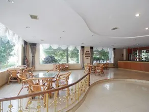 Sanhe International Hotel - Image 2