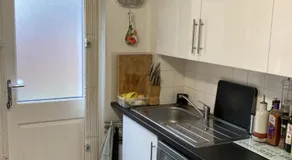 STUNNING GARDEN APARTMENT Central Exclusive Self Catering With Free Off Road Parking By Flat & Wiffi Beautifully Secluded 3 mins From All Amenities THIS IS A HOME NOT A HOTEL - Image 5