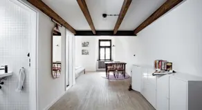 Long Story Short Hostel & Café - Image 3