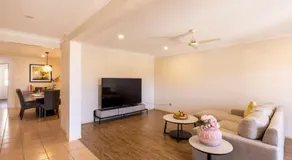 Peaceful 4B2B Sweet Home w Backyard at Springfield - Image 4