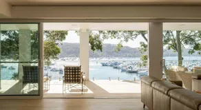Wake to the Oceans Embrace Newport Waterfront Luxe - Image 3