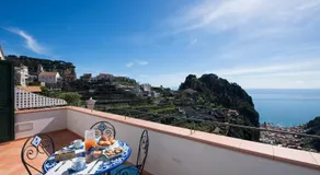 Donna Luisa Suites 19 Amalfi view - free parking - Image 5