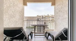 Duplex Appartement 300m De La Mer avec balcon, Wi-Fi et climatisation - Image 3