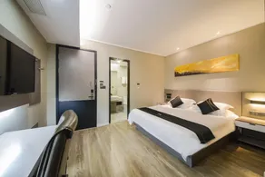 OYO Exclusive Jiayi Select Hotel - Image 1