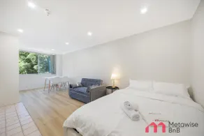 MetaWise BnB Contemporary Studio Steps from Rushcutters Bay 7 - Image 2