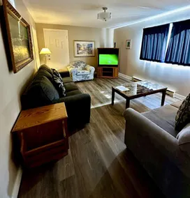Whale's Tail Guest Suites - Image 2