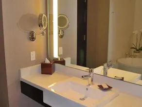 Luxury Suites International by Vdara - Image 2