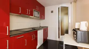 Private terrace, 3 bedrooms, 2 bathrooms, central - Image 4