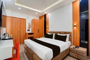 Super Townhouse Preet Vihar Delhi - Image 2