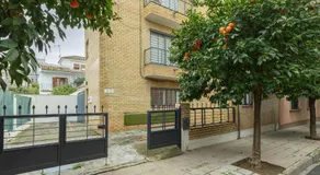 Charming Apartment with FREE Parking -Small cars only- and private patio at Plaza de Espana by OCity - Image 4