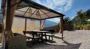 Apartments, Guest House & historic Chalet Neuhaus - Image 5
