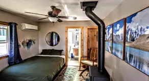 Falcon's Chalet- Cabin - Image 2