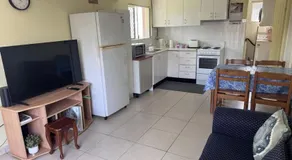 Toukley Lakeside Apartment - Image 4