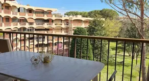 Beautiful 2-bedroom apartment with parking and pool - Image 4