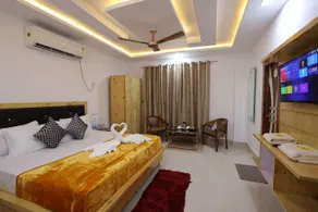 Hotel The Queen By Jal's - Image 5