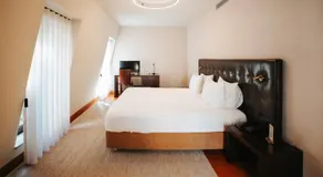 Eirado Hotel - Image 2